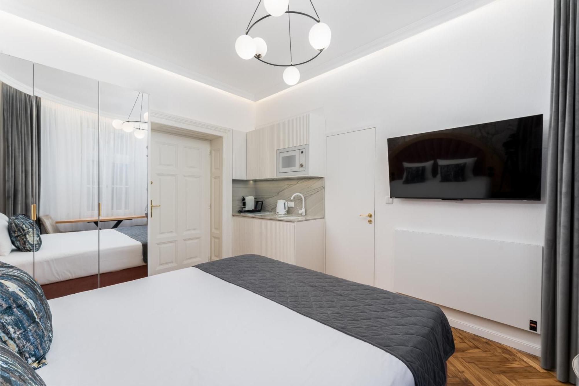 Wawel Apartments - Old Town Краков Экстерьер фото